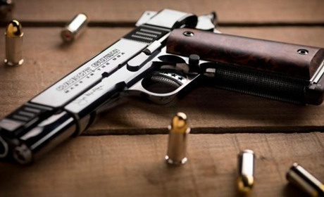 У Новоград-Волинському районі жінка віддала поліцейським боєприпаси, що залишилися їй у спадок