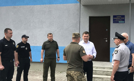 «Покращуємо поліцейський сервіс»: в Дубровиці відкрили фрон-офіс і станцію