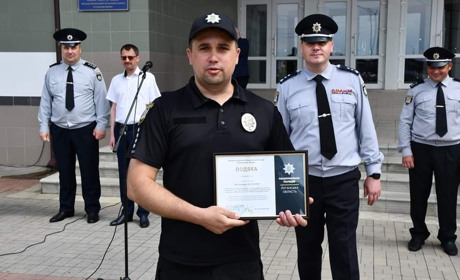 Дільничні офіцери Попаснянської та Гірської громад отримали нагороди на честь професійного свята
