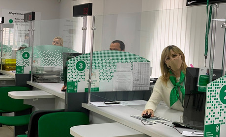Графік роботи сервісних центрів МВС на Трійцю та День Конституції України