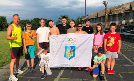 Юні спортсмени поспілкувалися з відомим олімпійцем Іваном Гешком з нагоди Олімпійського дня