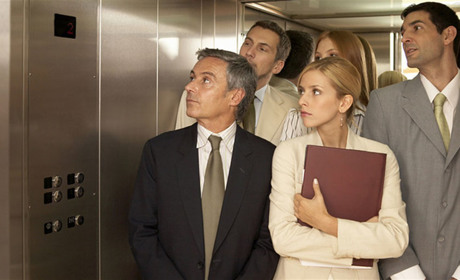 Друга спроба: Виконком НМР оголосив новий тендер на придбання ліфту для міськради