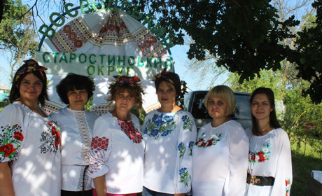 Миємо руки у трояндовій воді та куштуємо воєводську випічку