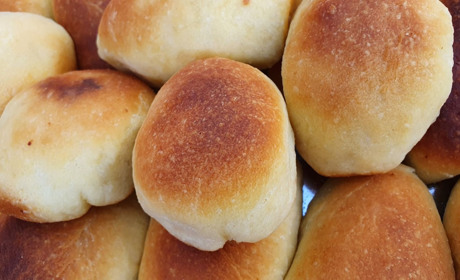 Розпасіївці до випікання пиріжків на виставку підключили місцевих господинь