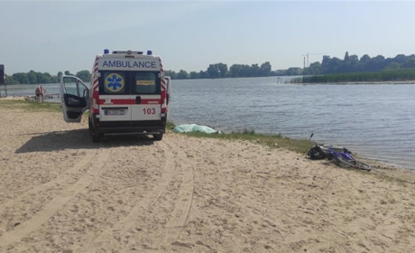 На пляжу у Старокостянтинові знайшли тіло чоловіка