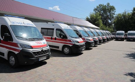 24 реанімобілів вже працююють в Луганській області, а ще чотири надійдуть незабаром