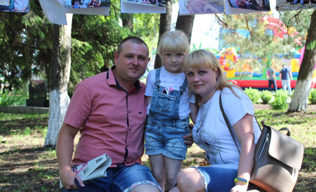 За участь в івентах ТатоHab призи на фестивалі Троїцької громади отримали активні тати та їх родини