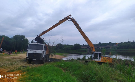 Як у Первомайську облаштовують пляж та про якість води. Фото- та відеофакт