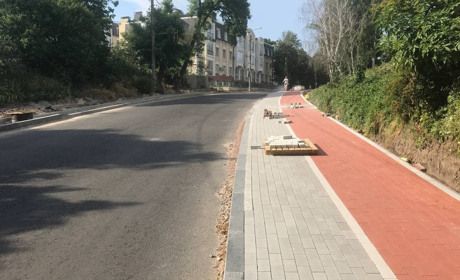 Вулиця Князя Чорного частково вже з новими тротуарами. Фотофакт