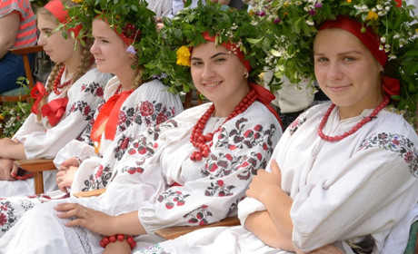 Другий день етнофестивалю "Болохівські гостини": у Самчиках співали, танцювали та вражали костюмами