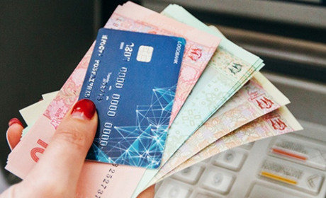 Банки списуватимуть кошти з рахунків громадян за борги: кого це стосується
