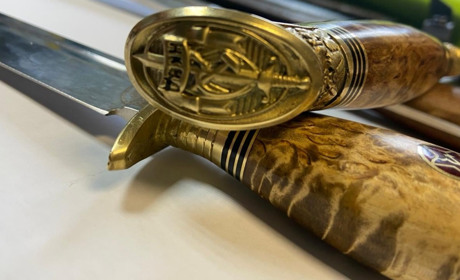 Ножі із символікою НКВД та СССР. Чернігівські прикордонники завадили ввезенню речей в Україну