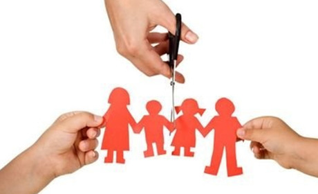 Що може стати причиною позбавлення батьківських прав?