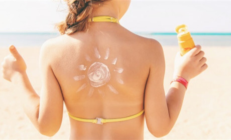 Як лікувати сонячні опіки: медикаментозні чи народні методи?