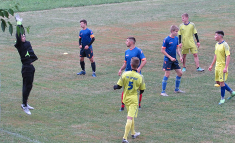 Відбувся шостий тур чемпіонату троїцької громади з футболу