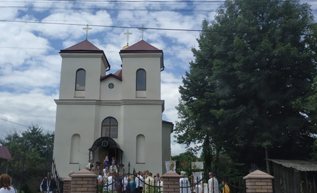 12 липня - храмове свято у греко-католицькій церкві Петра і Павла міста Кіцмань