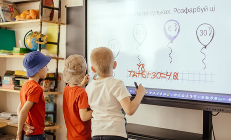 Старокостянтинівська громада отримає 1,5 мільйона гривень на сучасне обладнання для закладів освіти