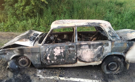 Біля села Васютинці згорів автомобіль