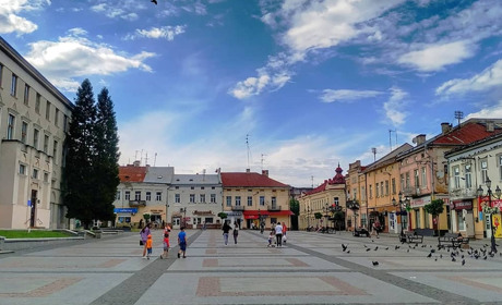 Кава з сіллю, пам’ятник Бандері й церква Святого Юра: що знають про Дрогобич жителі інших міст