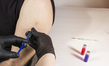 Вакцини проти COVID-19 змішувати не протібно, - рекомендує ВООЗ