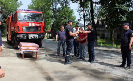 Тепер не страшні пожежі: у Ясінянської ТГ – нова пожежна машина