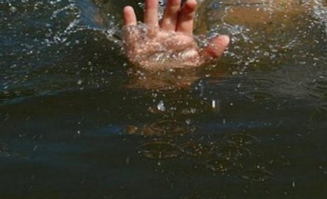 Без дозволу пішов на ставок і втопився: старокостянтинівські рятувальники витягли з води тіло дитини