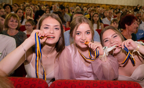 Випускники колегіуму "Лідер" у фотообєктиві Діани Приходько