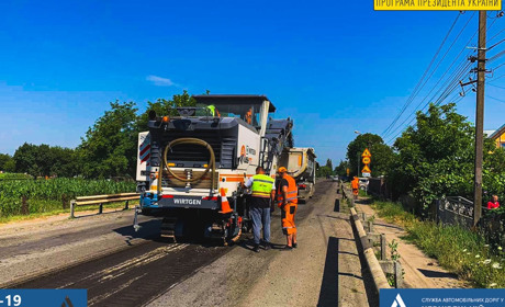 Ремонтують трасу М-19 з Мамаївців до Кіцманя