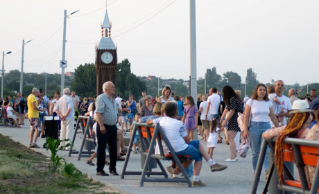 Нікопольці відсвяткували День металурга на оновленій набережній