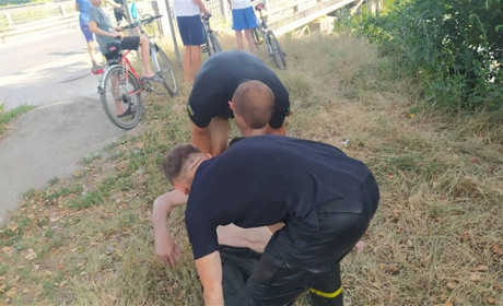 Пішов купатися і зник: трагедією ледь не закінчився відпочинок на воді для 49-річного чоловіка