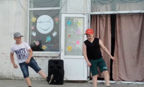 Зустріч вихідного дня відбулася біля селищного будинку культури