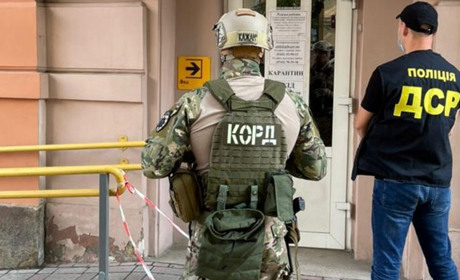 «Відкати» за перемогу у тендерах – поліція викрила начальника управління Пенсійного фонду