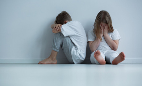 Прояви домашнього насильства: підбірка гарячих ліній, номерів допомоги, поради психологів