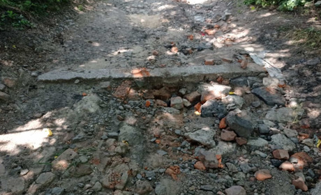 Не вмієте користуватися електронними петиціями? Ноги в руки і гайда до виконкому зі зверненням