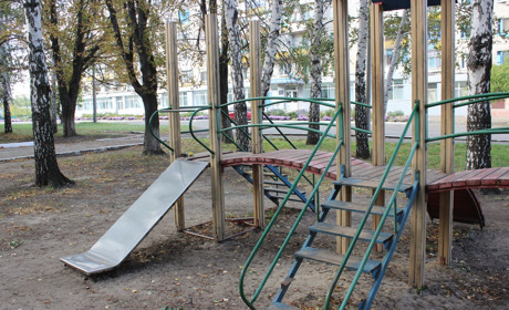Попаснянська ВЦА просить підприємців, ОСББ та установи взяти шефство над дитячими майданчиками