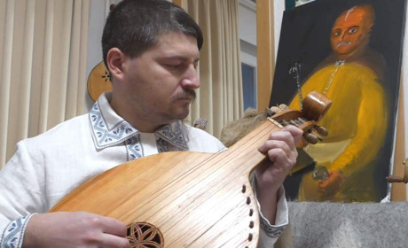 Згадуватимуть загиблих воїнів та слухатимуть кобзаря: лозівчан запрошують на "Урок мужності"