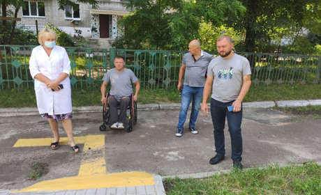 В стоматологічній поліклініці ігнорують права людей з інвалідністю