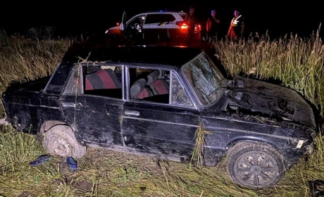 На дорозі Шостки-Вороніж перекинулось авто. Водій потрапив до лікарні