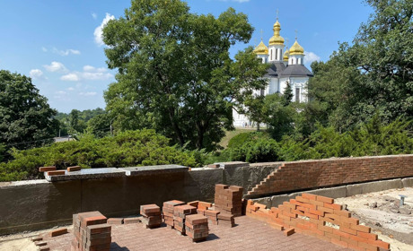 Подивимось, що вже зроблено на Валу та чи встигнуть все закінчити до Дня Незалежності. Фото