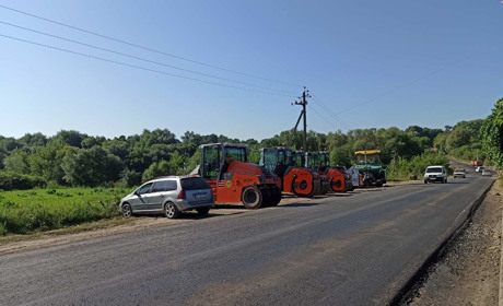 Чому перестали стелити асфальт в Барі, і де великогабаритна будівельна техніка?