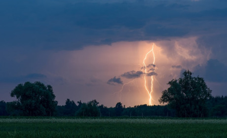 Погодній скример: з початку тижня на Сарненщині синоптики прогнозують сильні грози