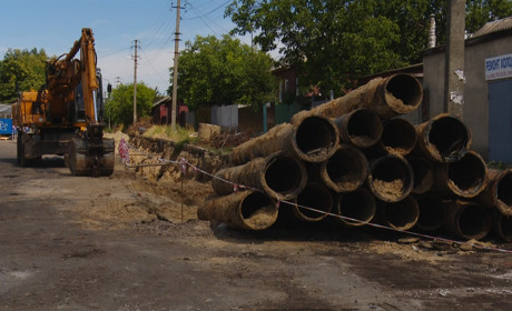 Закінчення робіт на Київській затягується. Півтора місяці не було піску