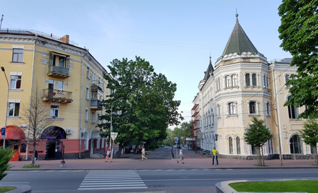 Вулицю Святомиколаївську перекриють. На вихідних там відбудеться фестиваль близнюків