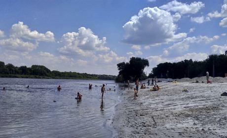 Нерайдужні показники води на пляжі «Райдуга» та норма на морі: маємо нові дані моніторингу
