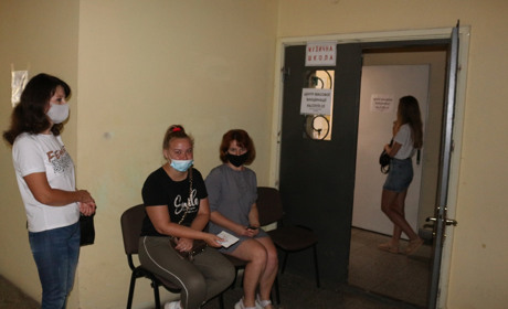 «Боюся щеплення, але «Дельти» більше»: думки старокостянтинівців, які вакцинувалися