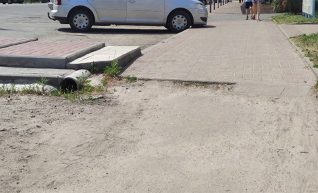 Особам з інвалідністю, з Садового мікрорайону до центру можна добратися лише автодорогою