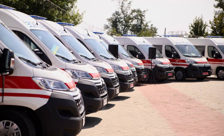 Бригади Нікопольської станції екстреної меддопомоги отримали нові «швидкі»: дізнайся подробиці