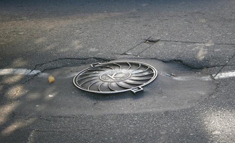 В Нікополі придбали кришки каналізаційних люків на проїзжих частинах міста: подробиці