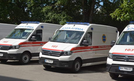 Старокостянтинівська підстанція екстреної медичної допомоги отримала новий автомобіль