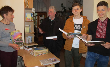 Бібліотека отримала нові книги в рамках історико-краєзнавчого проєкту "Моя Вінниччина"